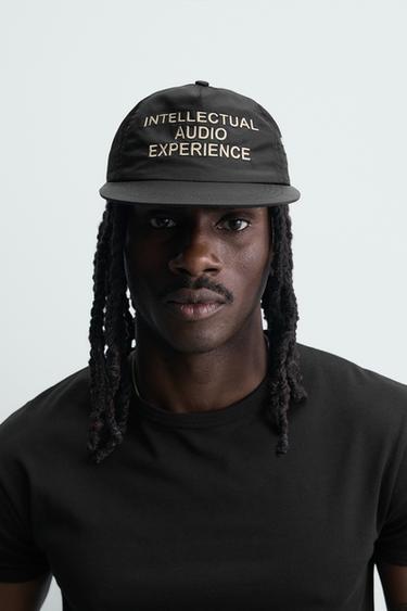 KAPELË ME QËNDISJE STREHË E SHESHTË - E zezë nga Zara - Imazh 0