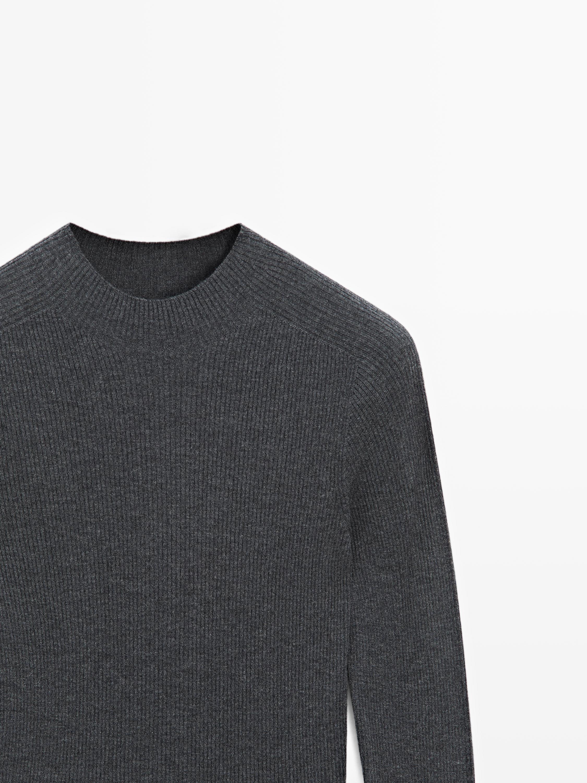 Ribbed knit mock turtleneck sweater