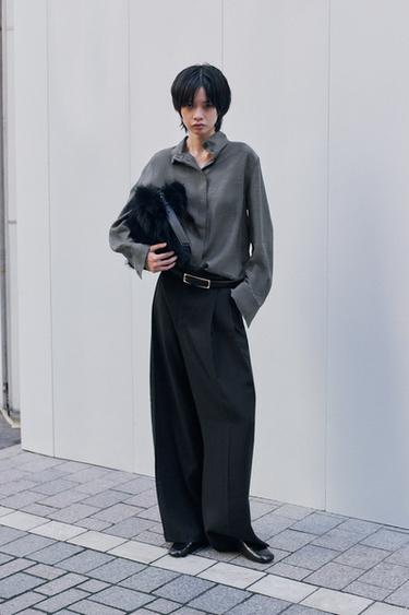 ハイネックフルイドシャツグレーZaraのハイネックフルイドシャツ - グレー