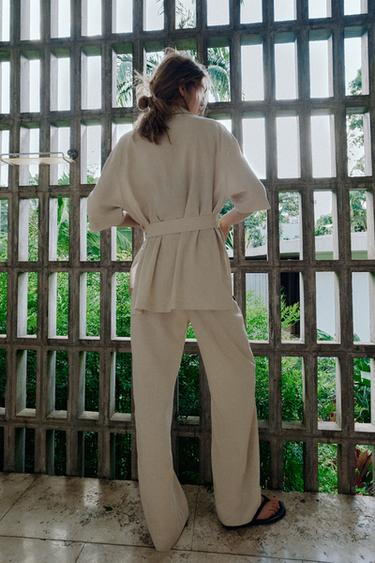 VESTE SAFARI EN LIN AVEC CEINTURE - Beige clair de Zara - Image 2