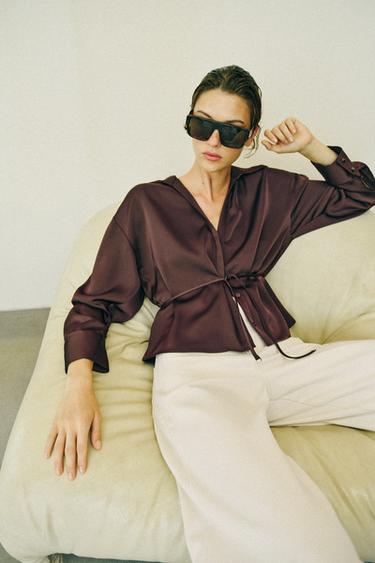 BLUSA ACETINADA COM CINTO - Castanho-chocolate da Zara