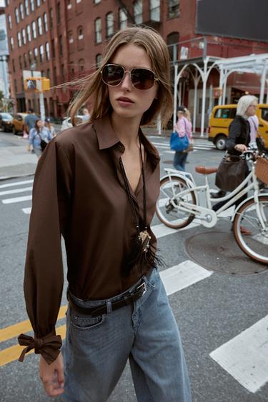 CAMISA DE POPELÍN AMB LLAÇOS - Marró fosc de Zara