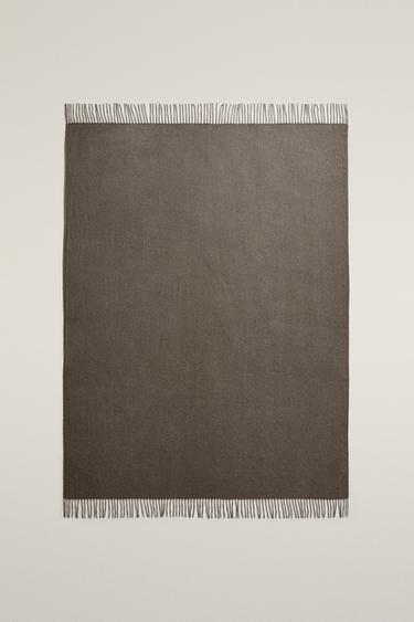 SOLID BLANKET WITH FRINGE - Brown by Zara