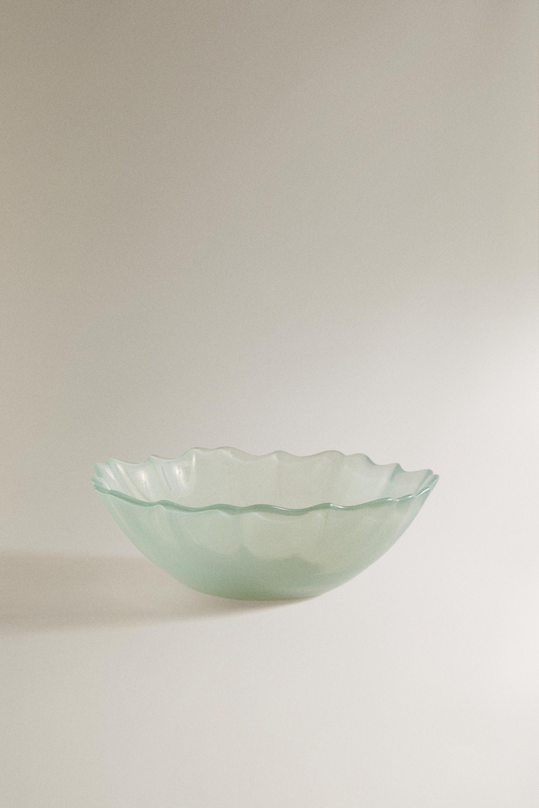 WAVY GLASS BOWL