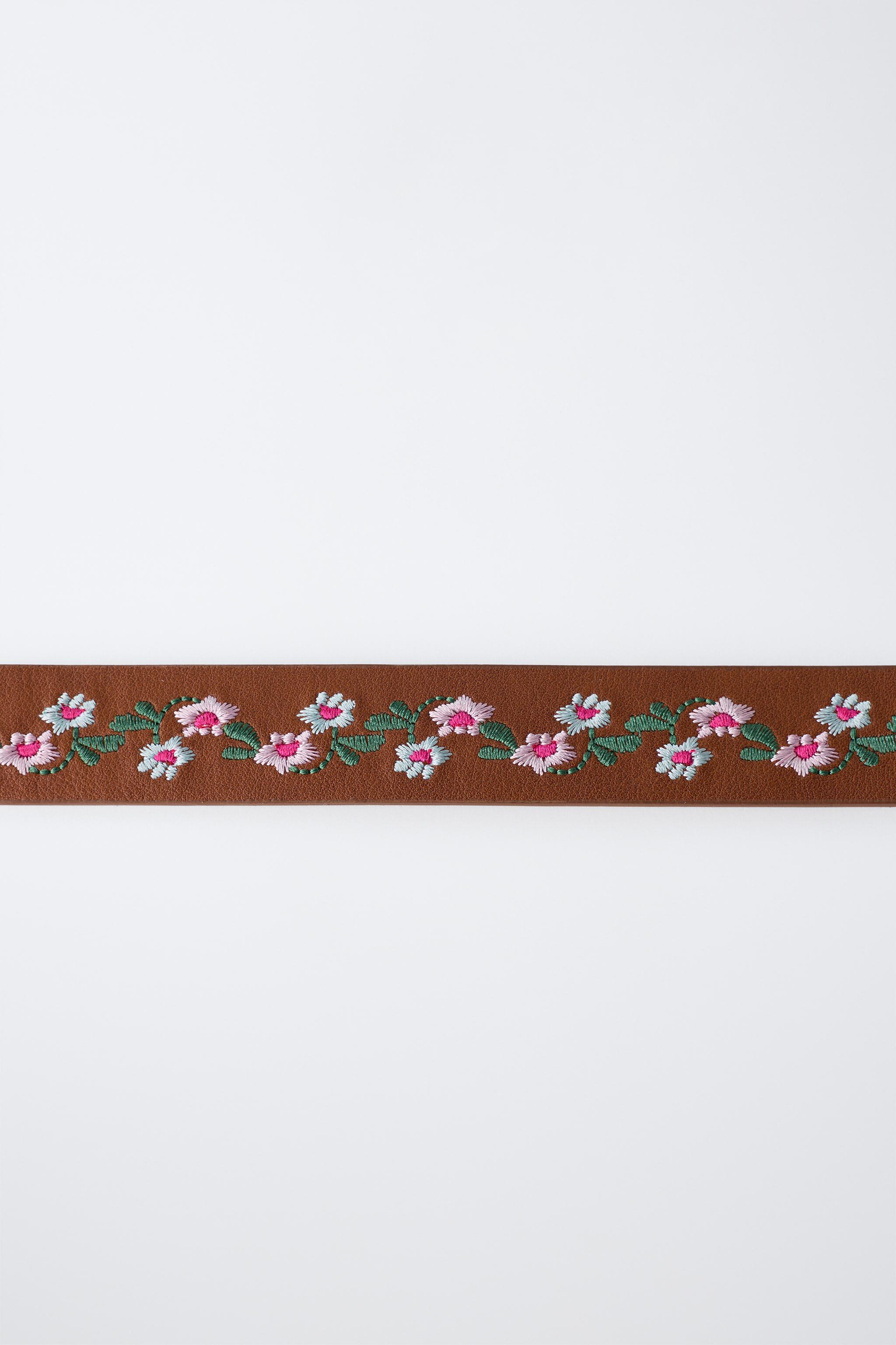 EMBROIDERED FLOWER BELT