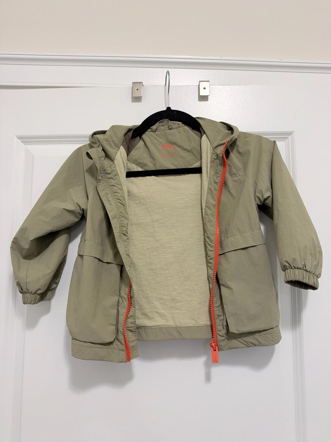CONTRASTING WATER REPELLENT RAIN COAT - Image 3