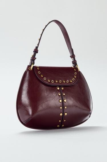 BOLSO DE HOMBRO TACHAS - Rojo Burdeos de Zara