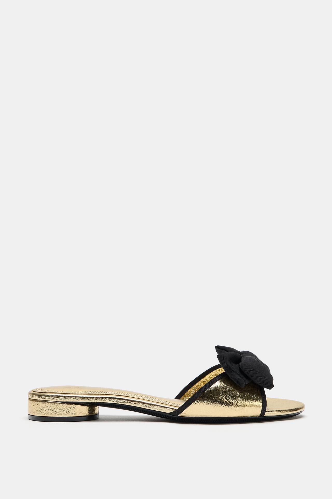 METALLIC FLAT SANDALS WITH BOW DETAIL — Gold