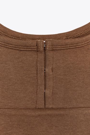 TOP TIRANTES CORCHETES - Marrón de Zara