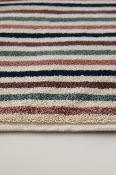 DUSTY TONE STRIPED BATH MAT — Multicolored 2