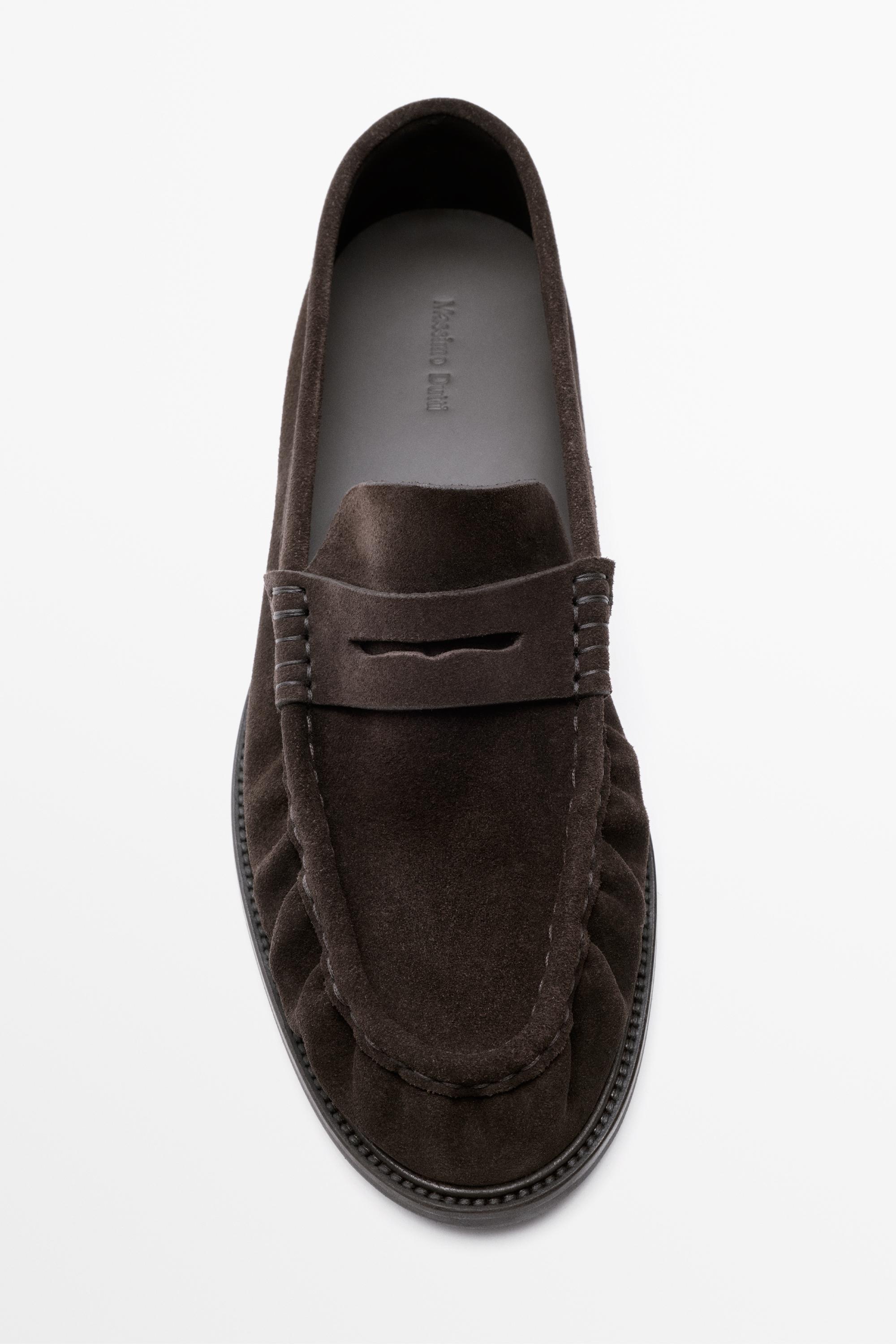 Mocassin froncé en croûte de cuir