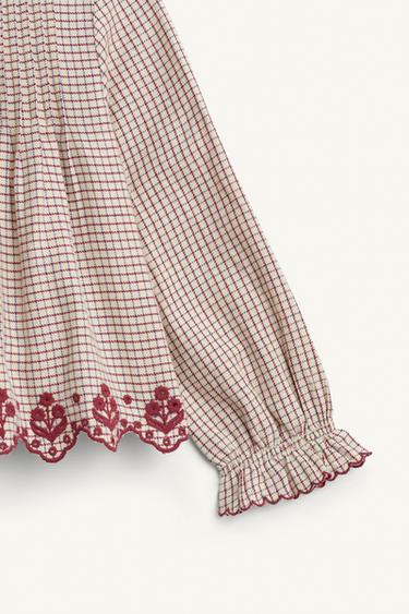 BLOUSE À CARREAUX VICHY BRODÉE ÉDITION LIMITÉE - bordeaux/écru de Zara - Image 7