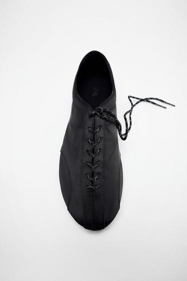 GIÀY BÚP BÊ THỂ THAO BUỘC DÂY - Đen từ Zara