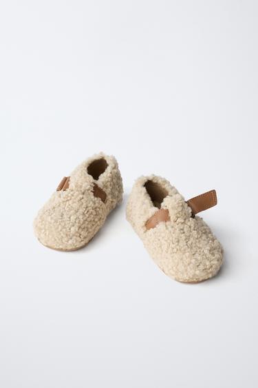 CHAUSSURES BAREFOOT EFFET MOUTON - Blanc écru de Zara - Image 5