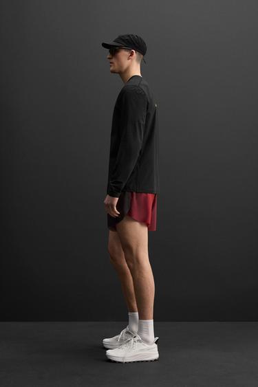 T-SHIRT D'ENTRAÎNEMENT IMPRIMÉ - Noir de Zara - Image 3