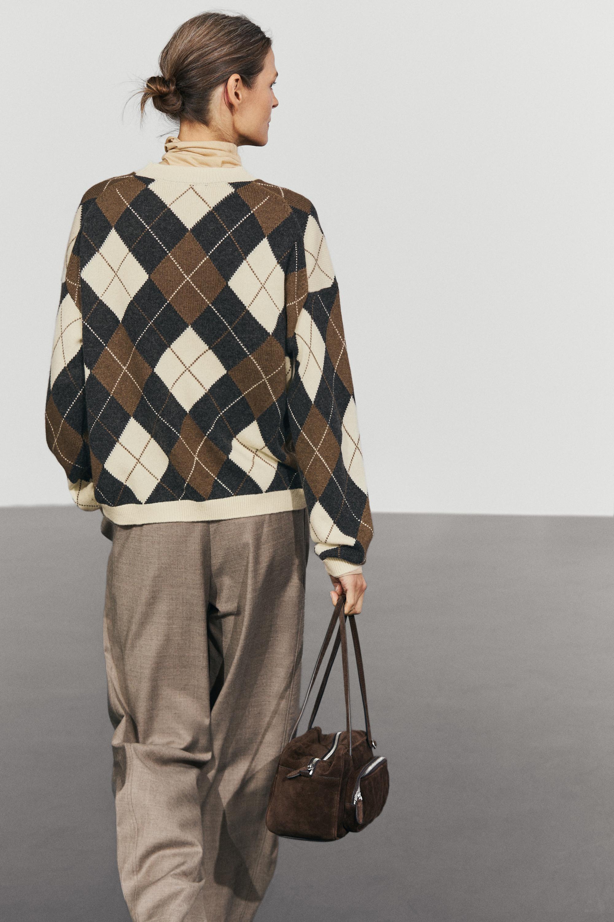 Pull en maille avec de la laine et motif losanges