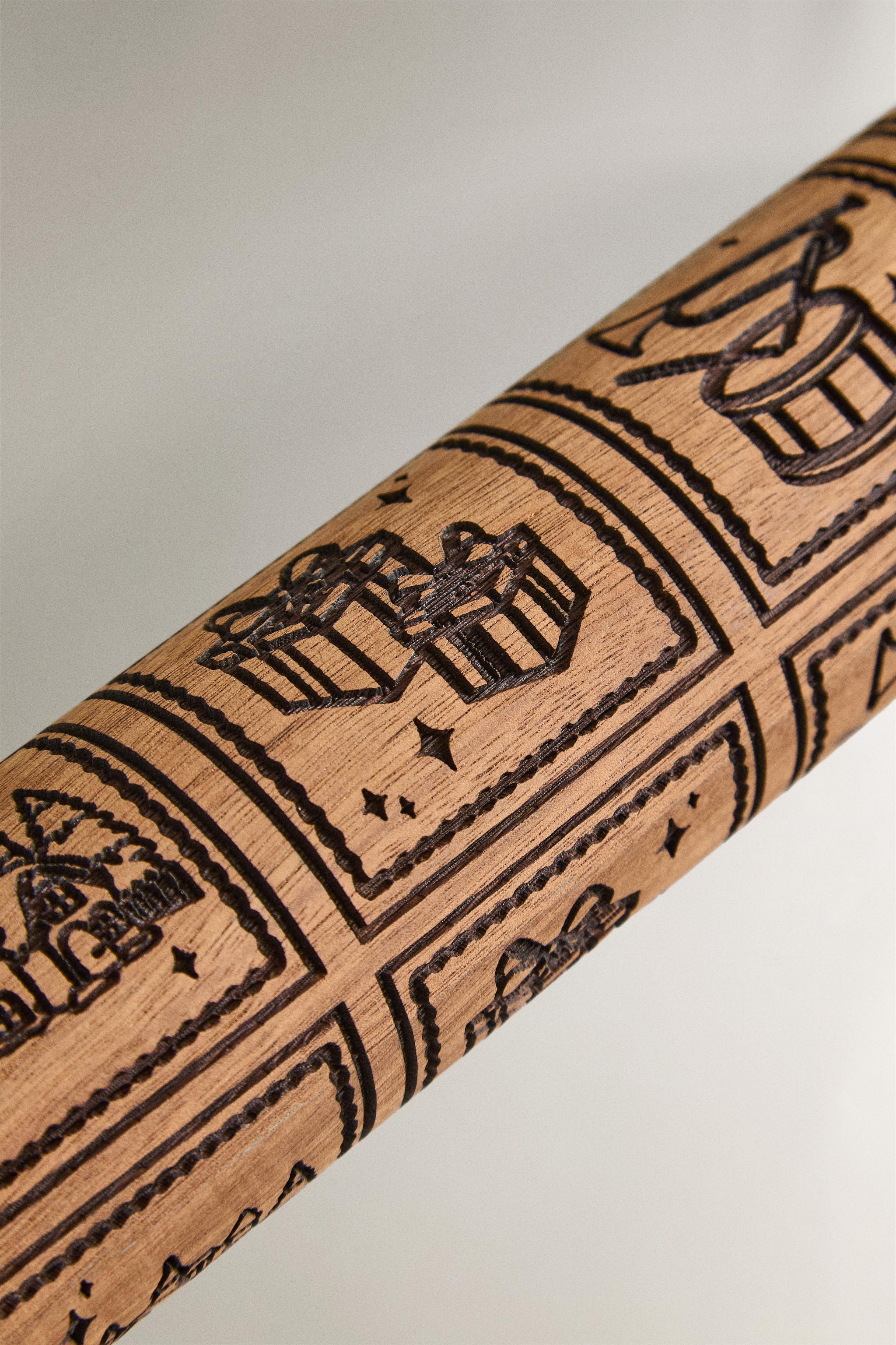 ACACIA WOOD ROLLING PIN WITH RAISED CHRISTMAS DESIGN