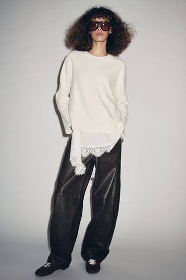 КОМБИНИРОВАННАЯ ФУТБОЛКА С КРУЖЕВОМ — ЭКРЮ от Zara