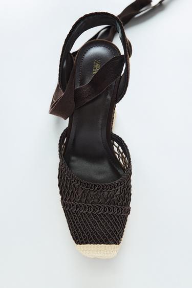 CUÑA TACÓN EFECTO CURVADO - Marrón de Zara