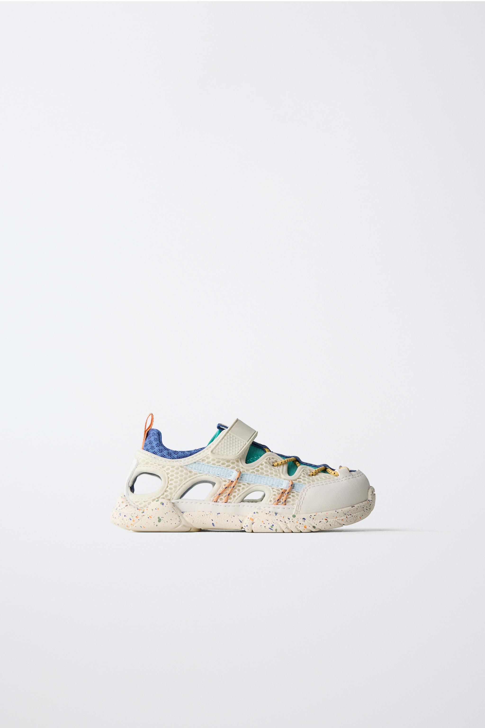 BAREFOOT SNEAKERS WITH CUT-OUTS — White
