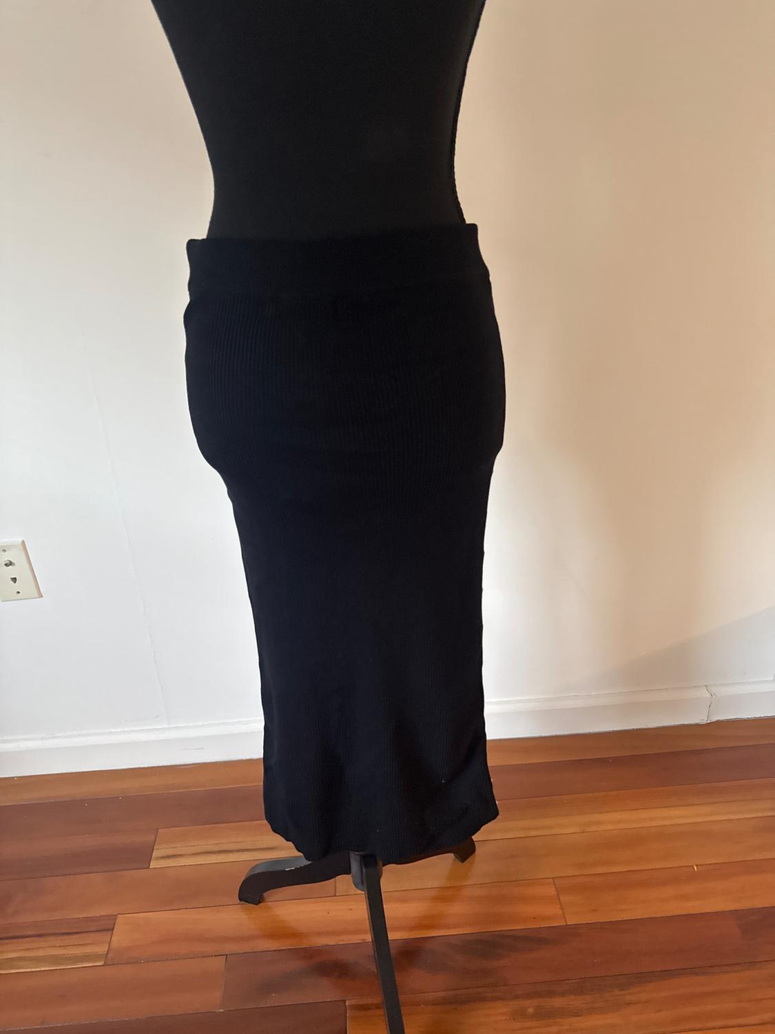 BLACK STUDDED KNIT SKIRT - Image 3