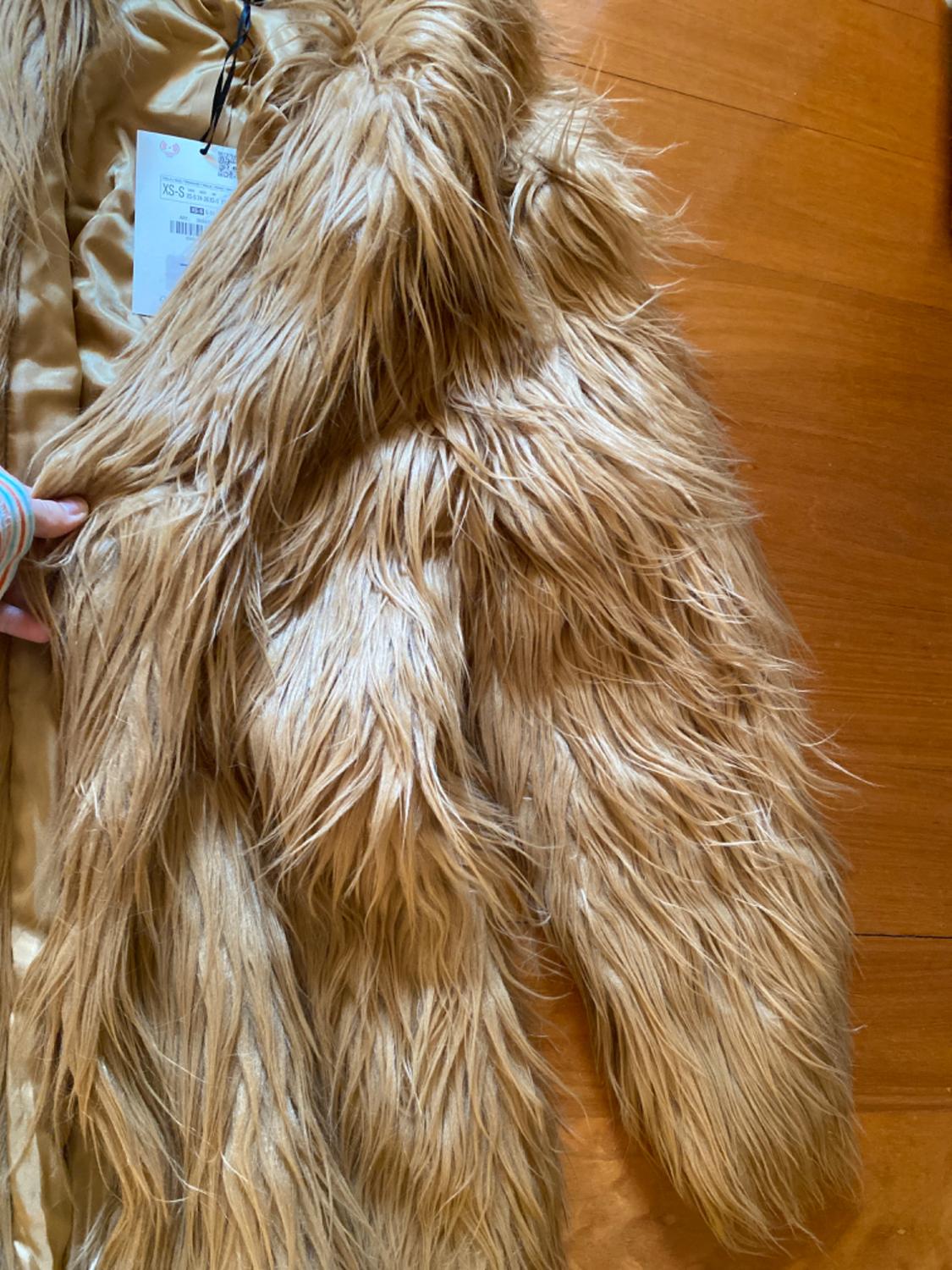 LIMITED EDITION LONG FAUX FUR COAT - Image 4