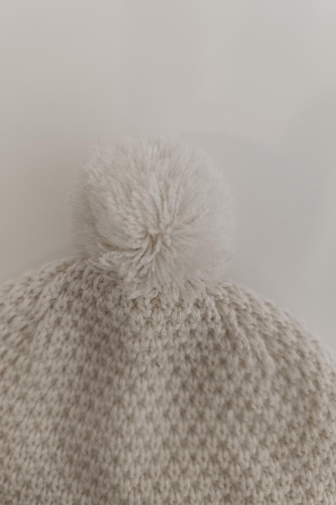 GORRO PUNTO POMPON COLOR CRUDO - Image 2