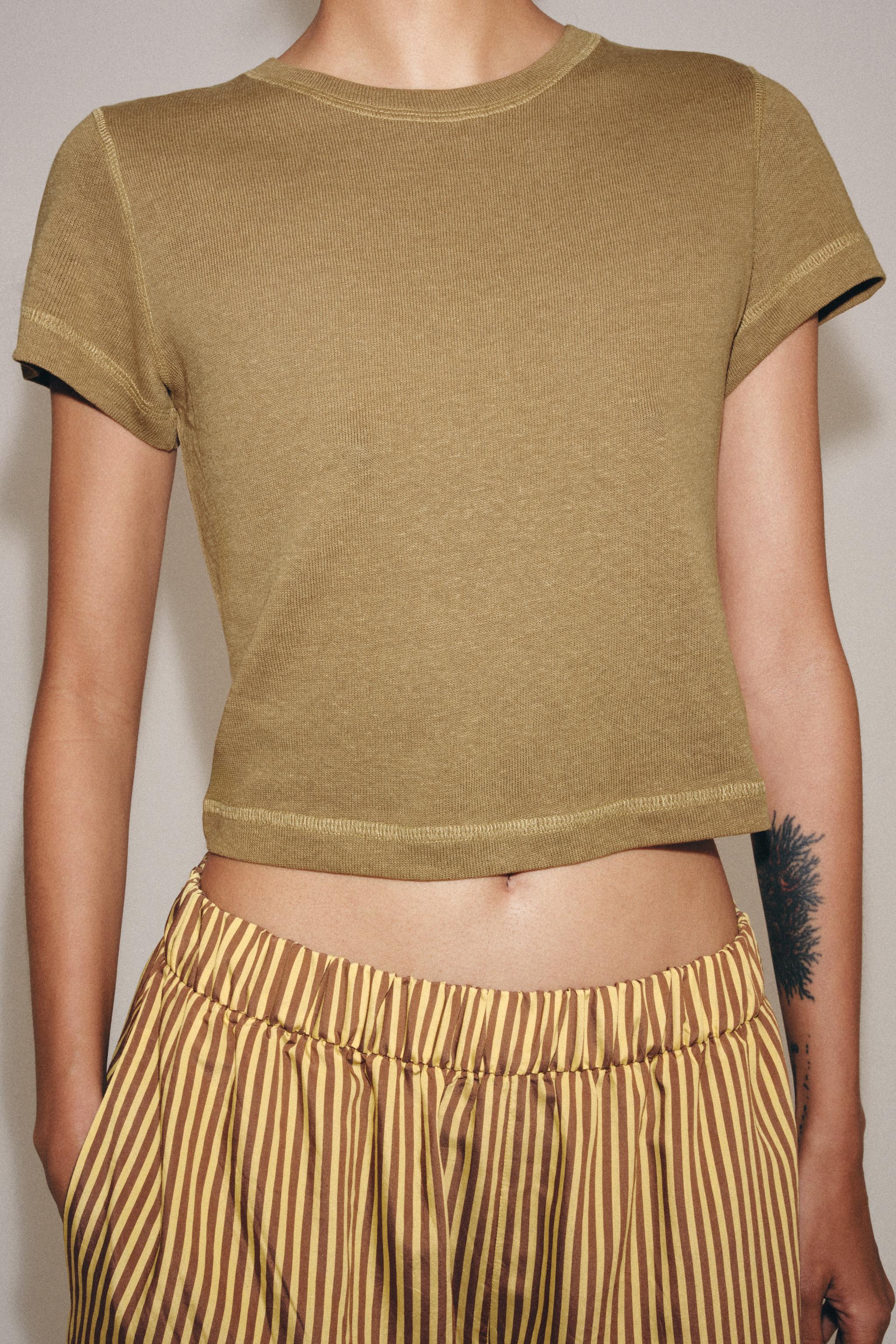 Zara KISA KOLLU RUSTİK T-SHIRT görsel 4