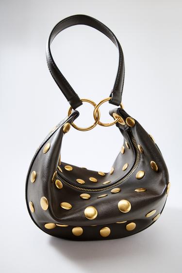 BOLSO MULTIPOSICIÓN TACHAS - Marrón de Zara