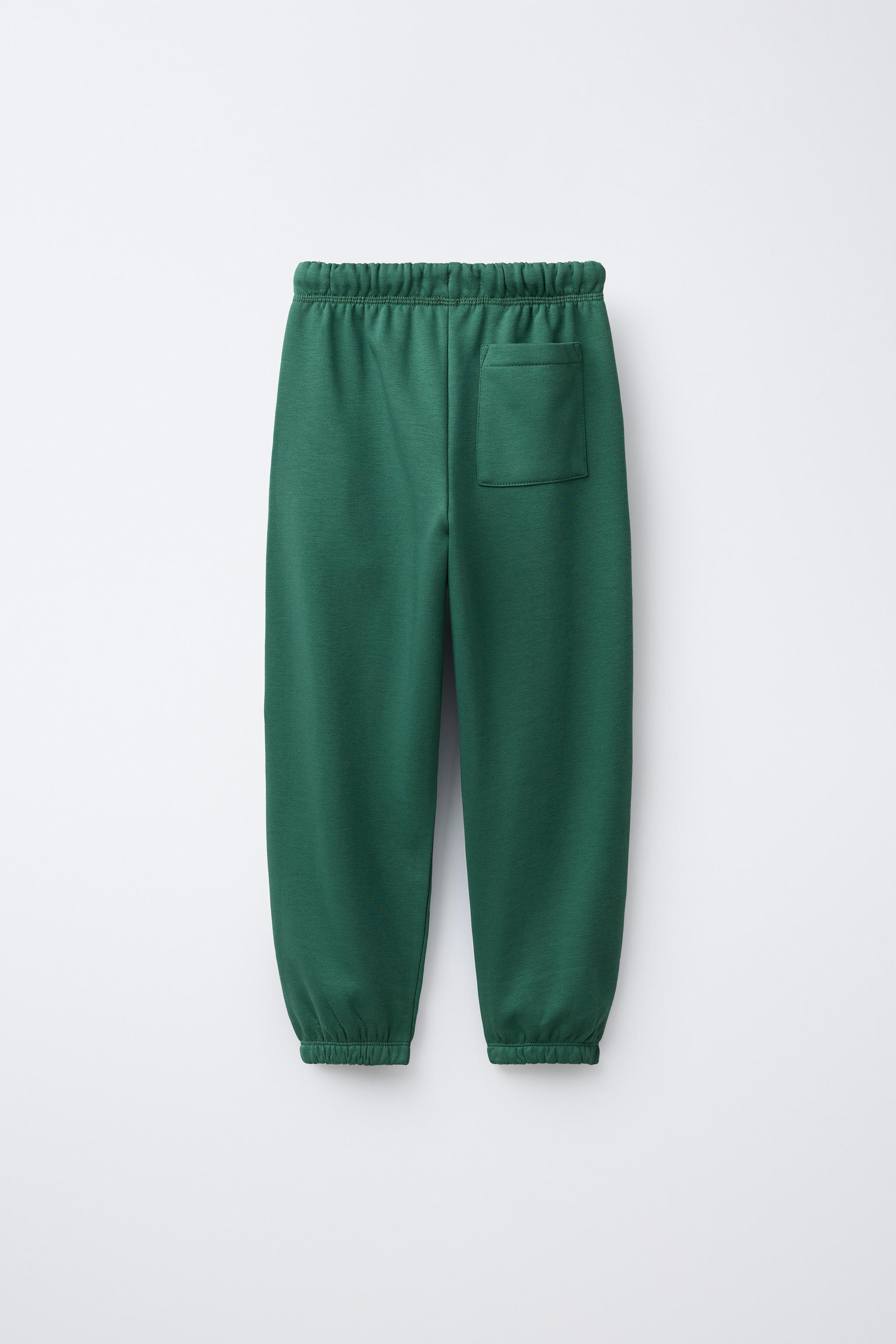 ENSEMBLE DE JOGGING AVEC SWEAT ET JOGGER À INSCRIPTION BRODÉE