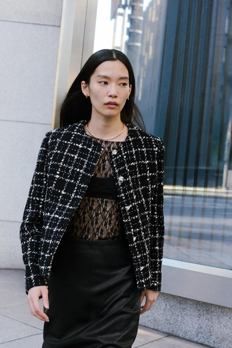 ROUND NECK TEXTURED BLAZER