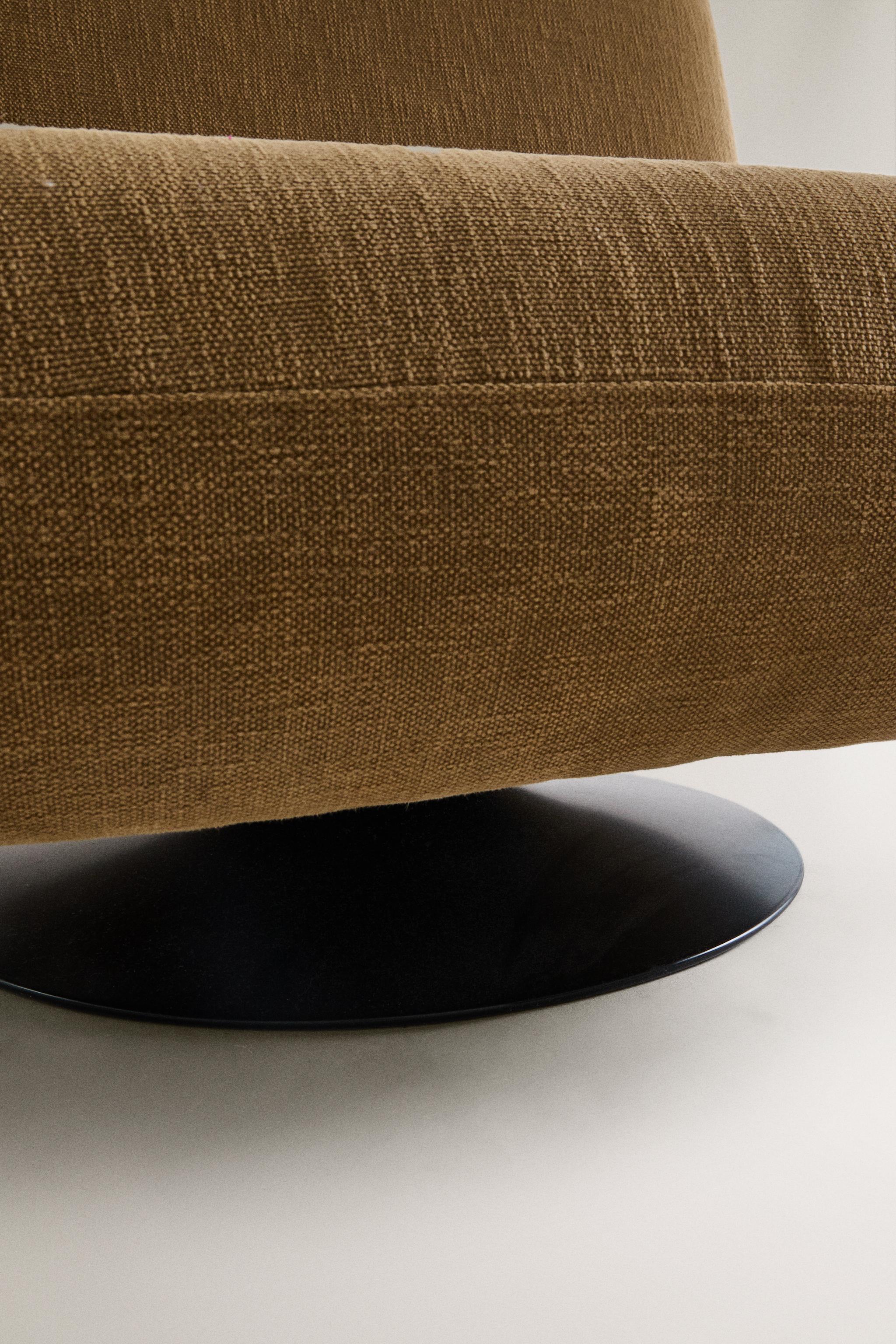 Swivel Accent Chair - Stylish Cotton & Linen Design