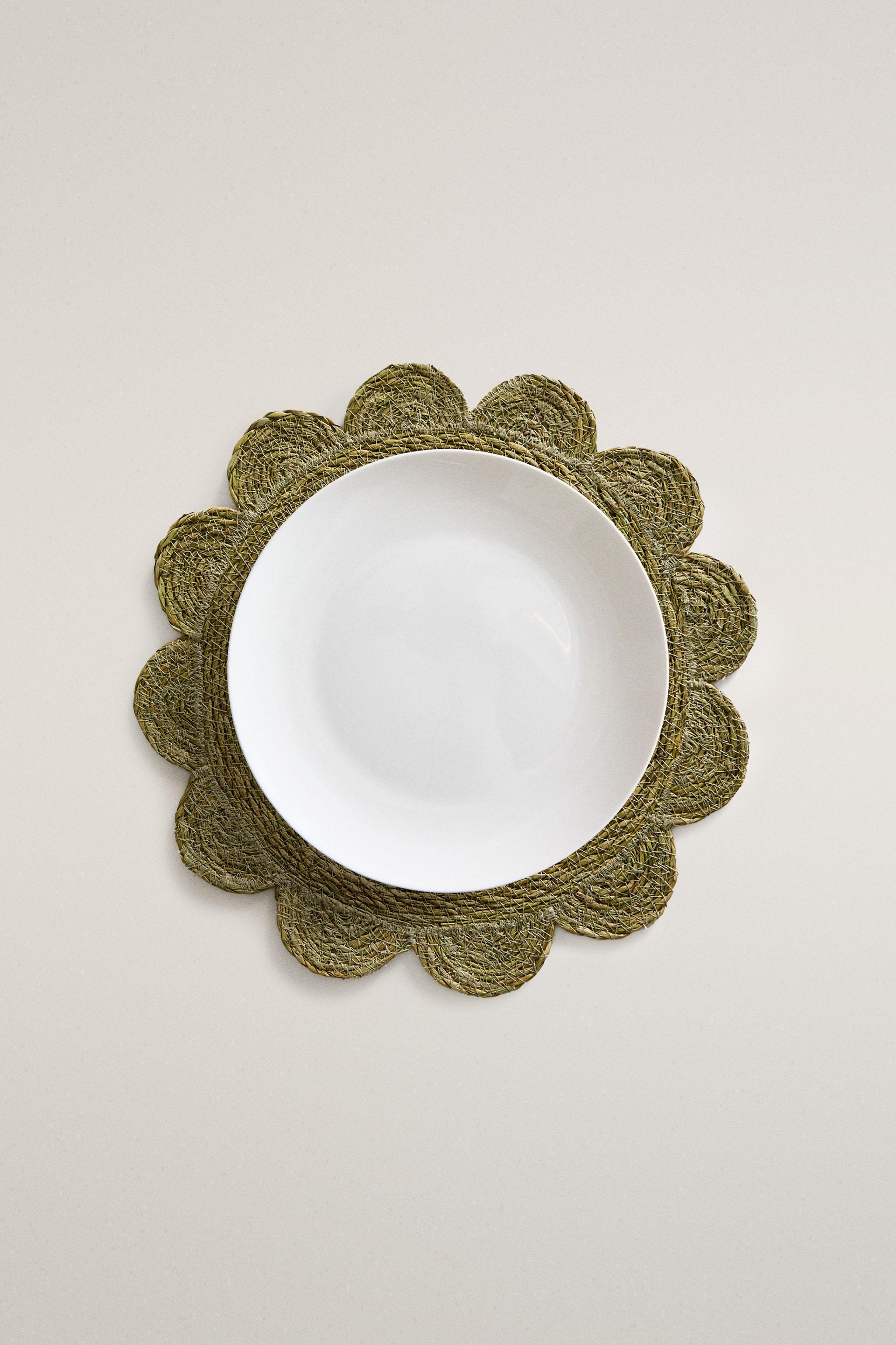 FLORAL RATTAN PLACEMAT
