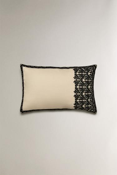 Zaras BRODERAT KUDDFODRAL - Naturfärg - Bild 0
