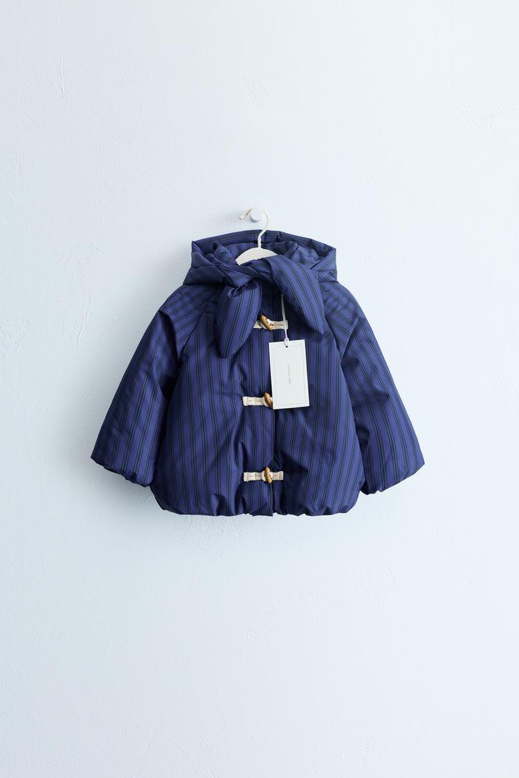 ZARA TIMELESS - Abrigo a rayas con capucha desmontable y cierre frog