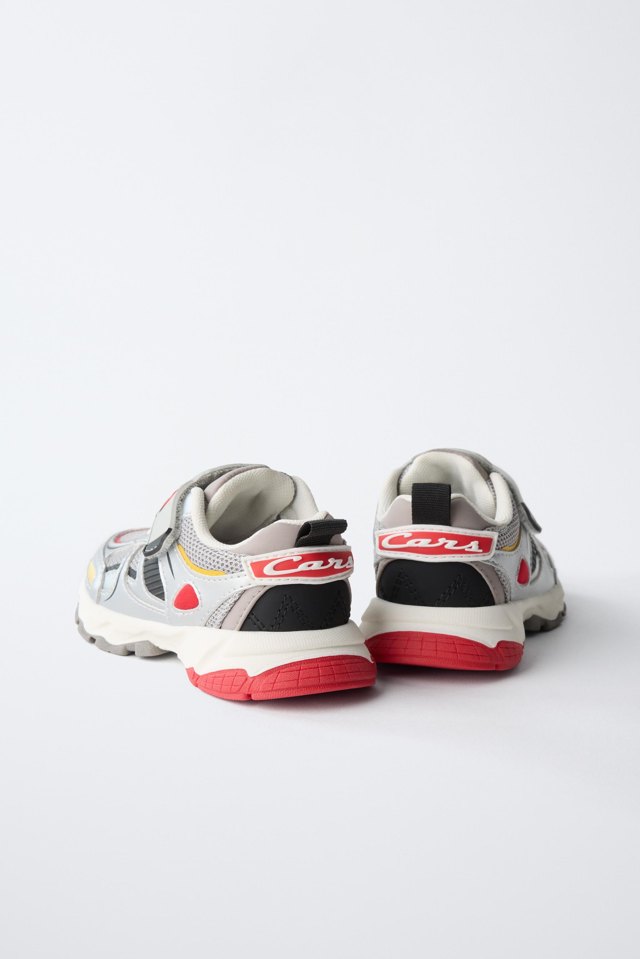 BASKETS CARS LIGHTNING MCQUEEN © DISNEY
