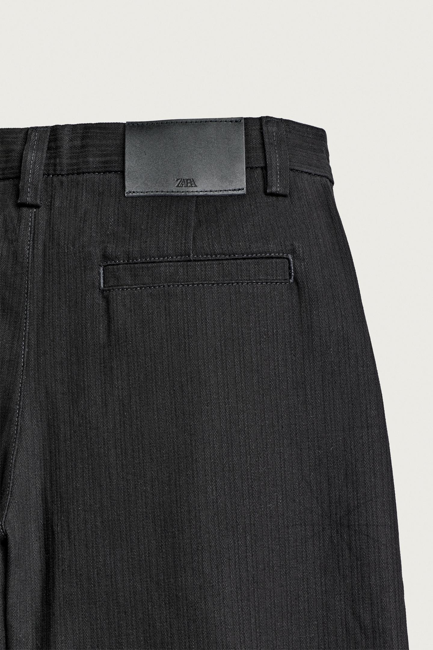 Мужские брюки Zara Relaxed Fit Pleated Chino, цвет: Чёрный — фото 10