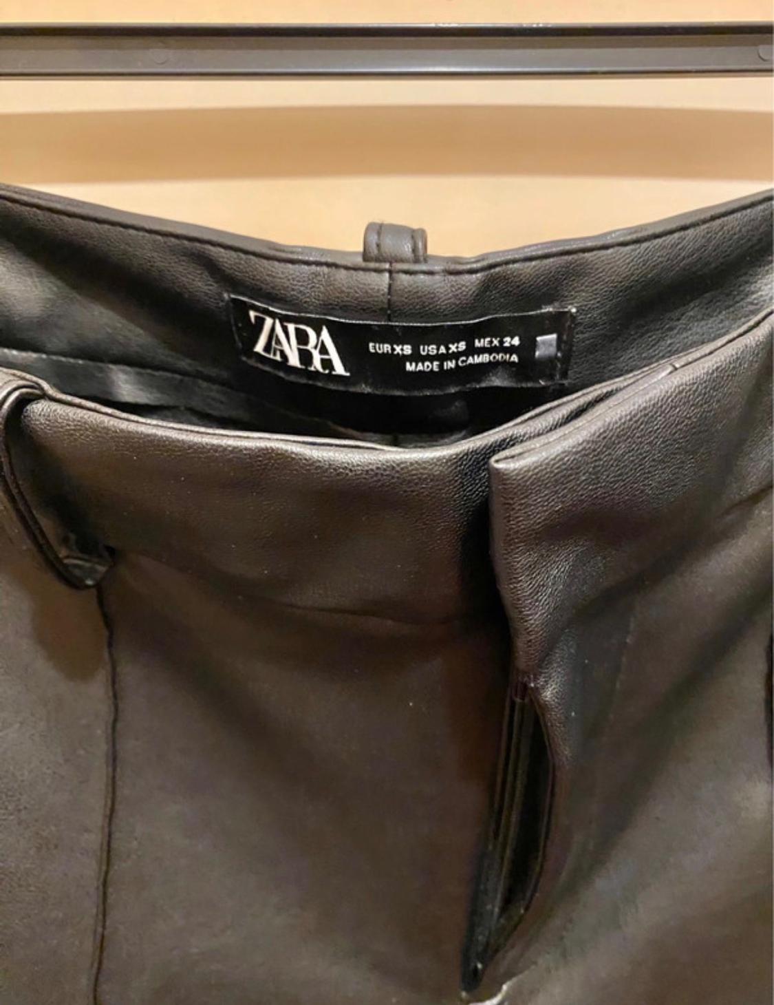 FAUX LEATHER BERMUDA SHORTS - Image 2
