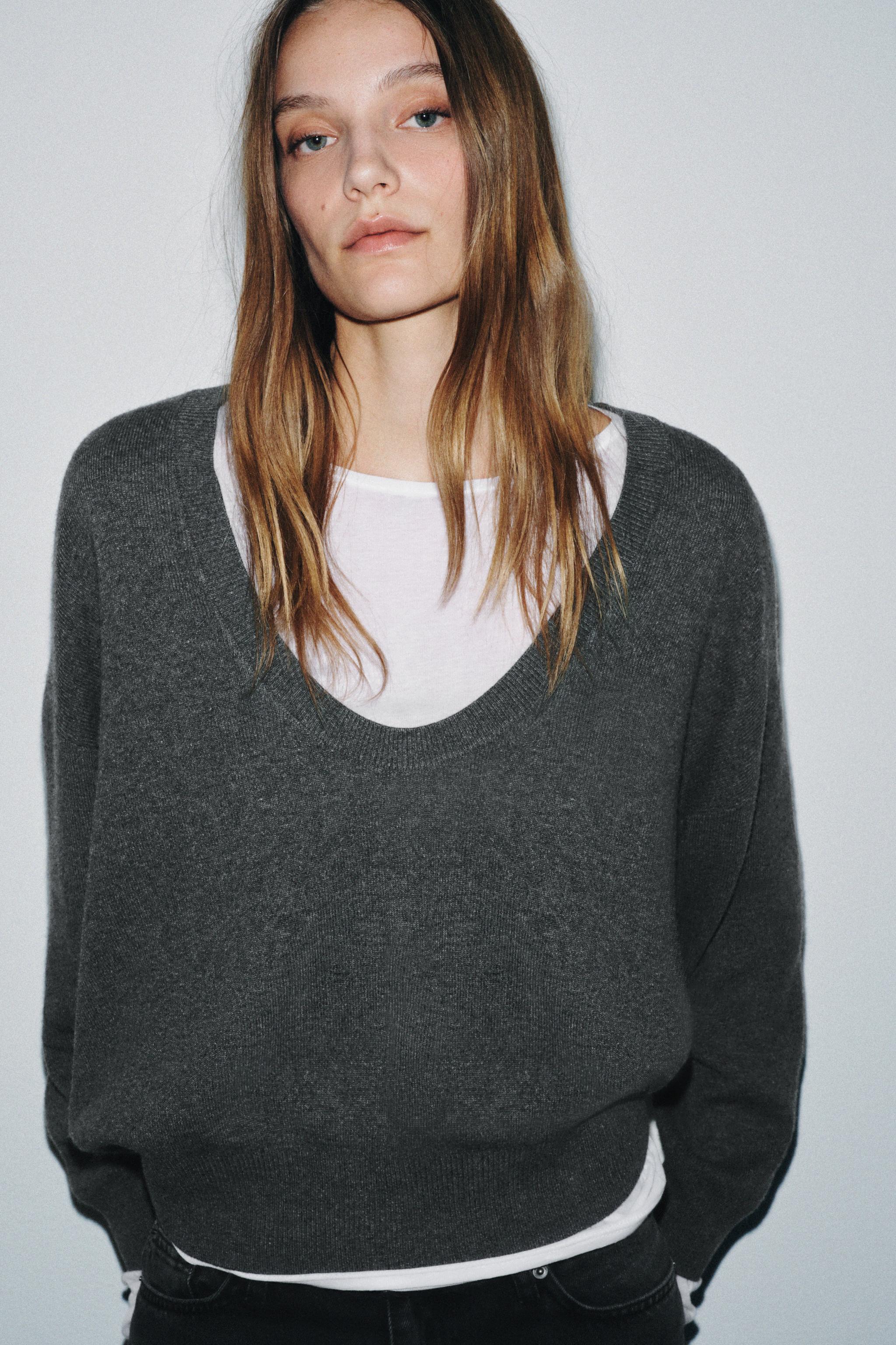 DEEP V-NECK KNIT JUMPER