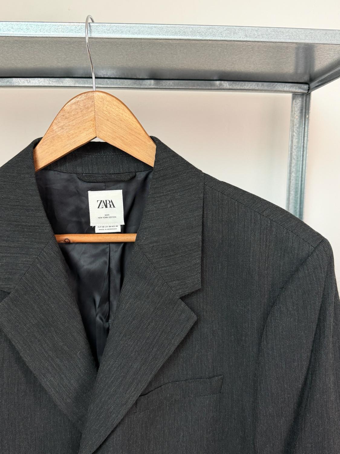 LIMITED EDITION TEXTURED BLAZER - Image 3