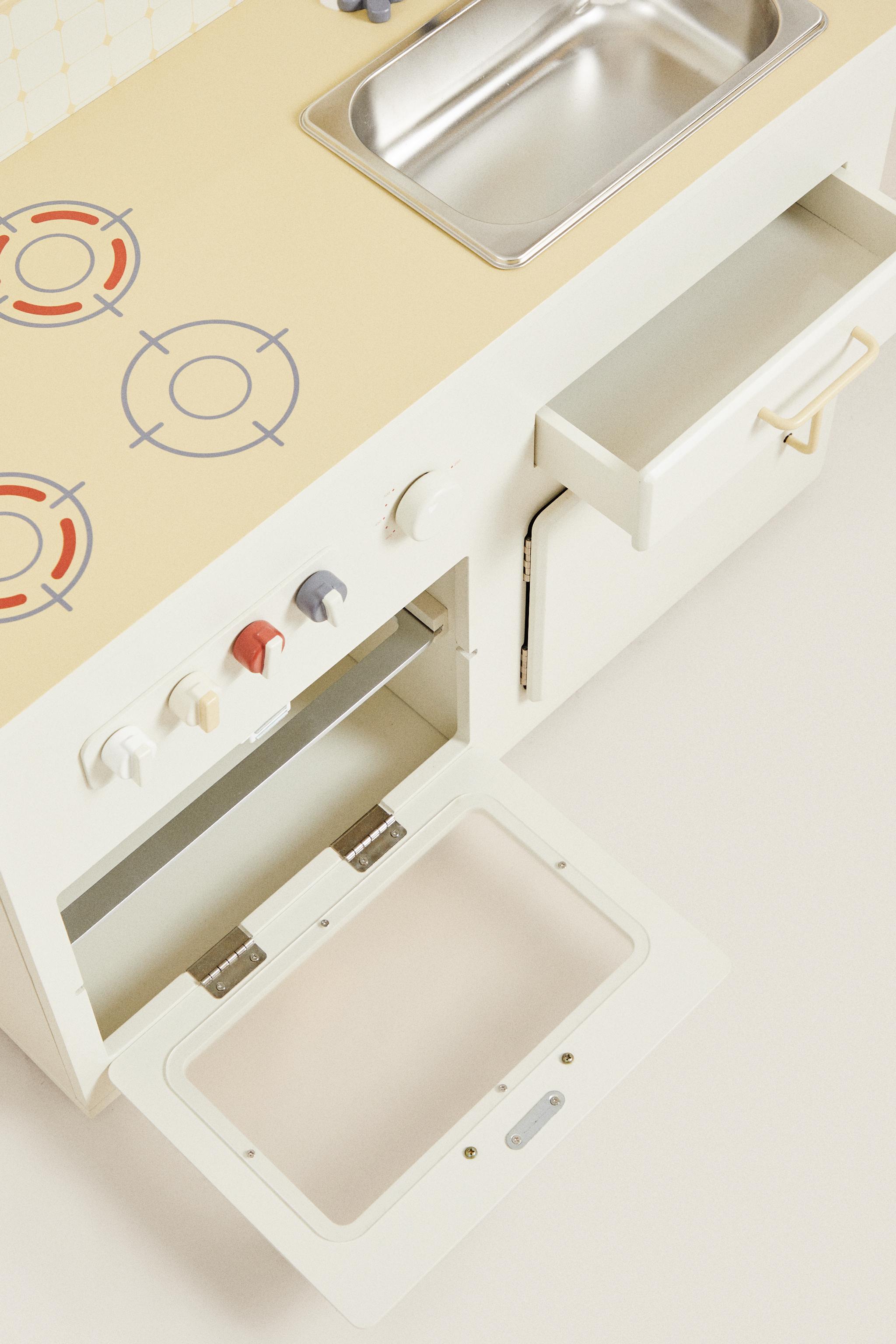 Zara KIDS' WOODEN PLAY KITCHEN — фото 3