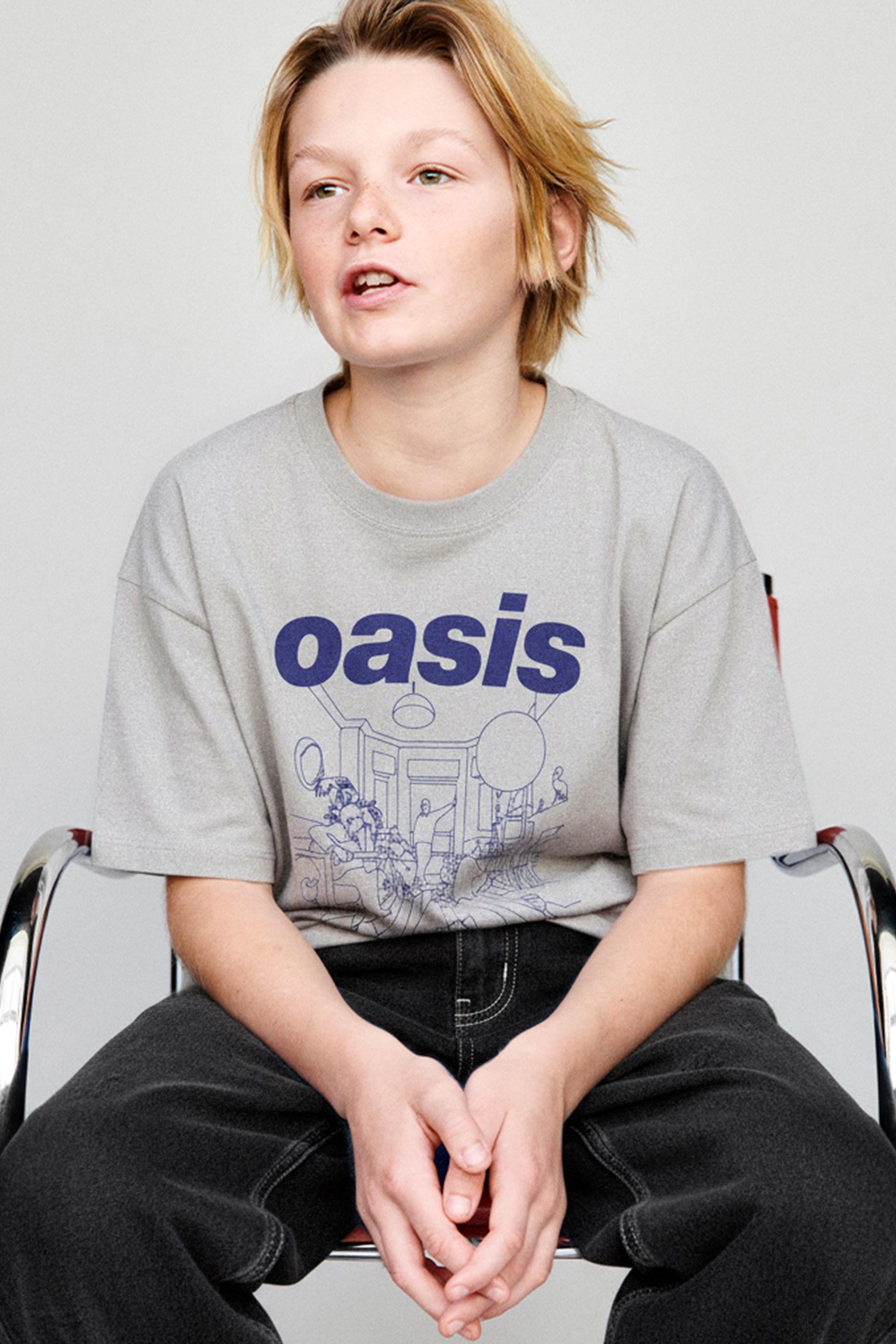 OASIS ®プリントTシャツ - グレー | ZARA Japan / 日本