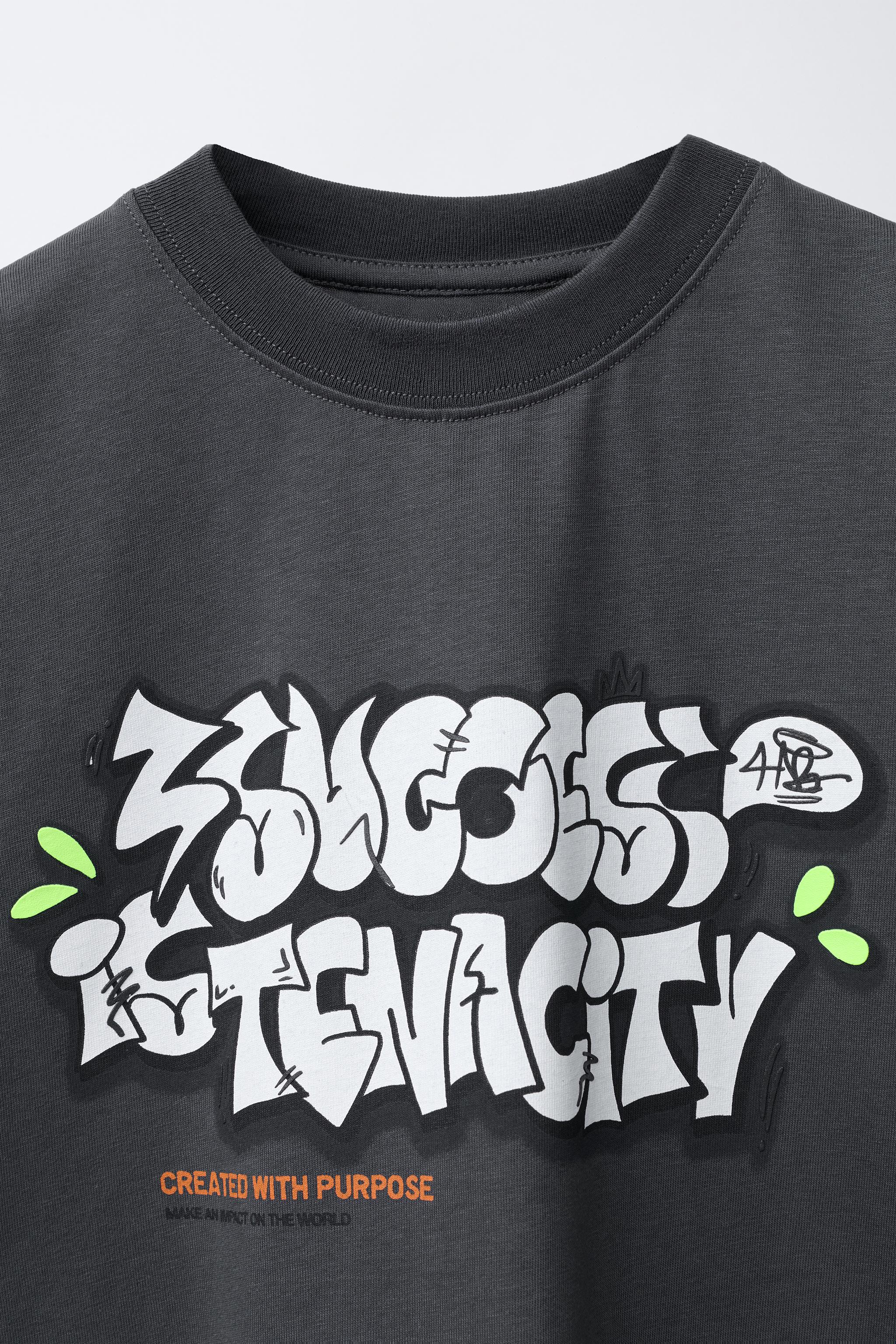 CAMISETA ESTAMPADA GRAFFITI - Gris antracita | ZARA Chile