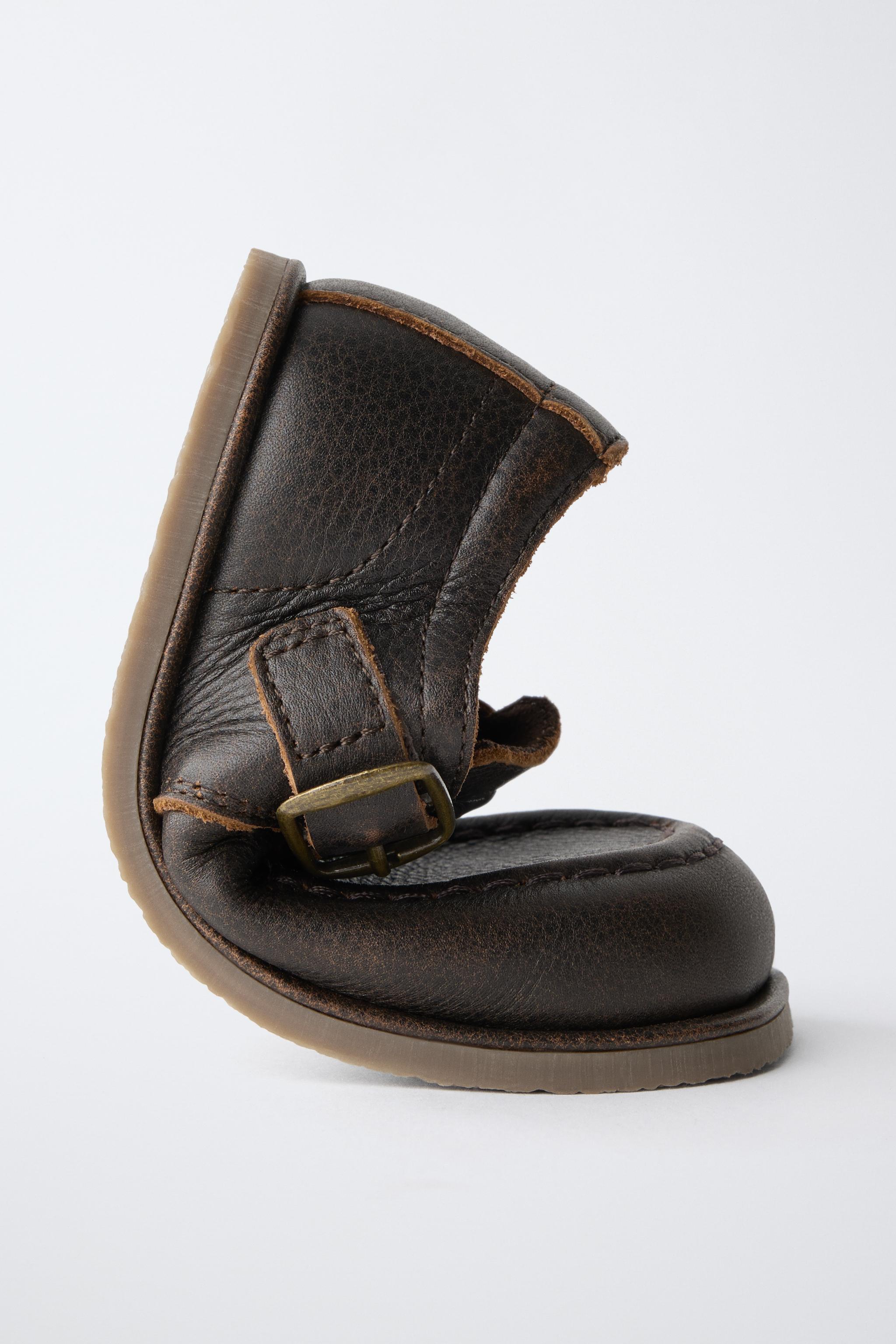 CHAUSSURES EN CUIR
