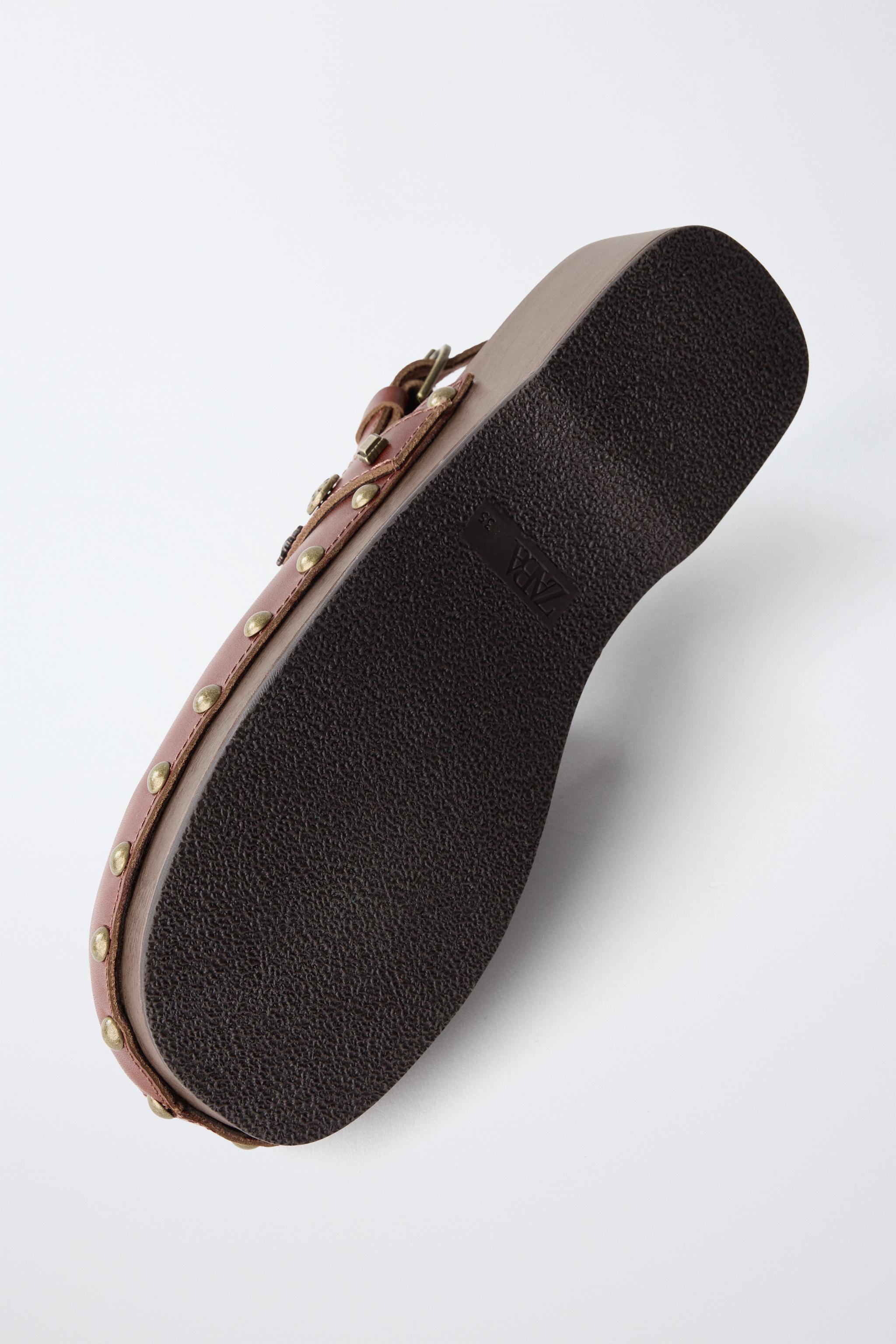 LEATHER STUDDED CLOGS