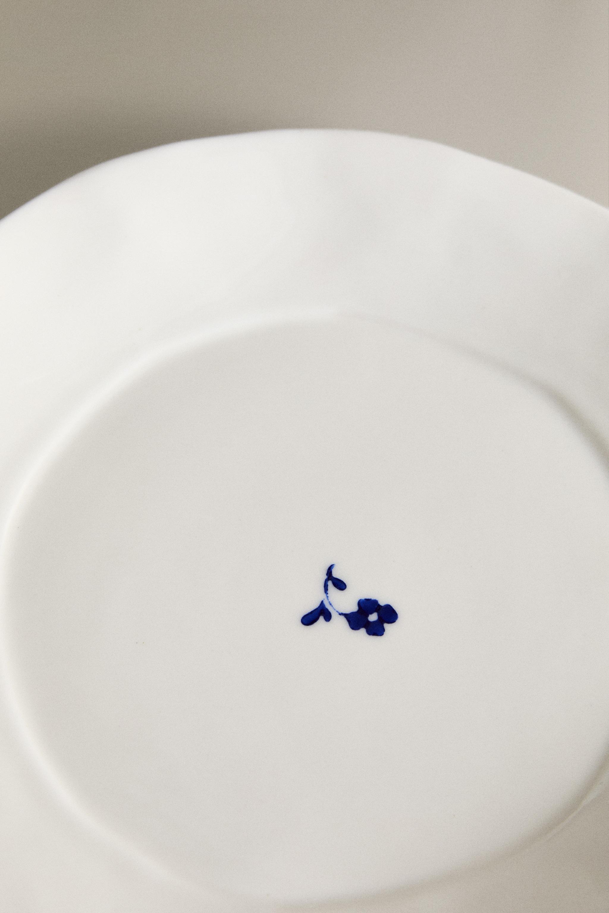 PORCELAIN DESSERT PLATE WITH FLORAL PRINT
