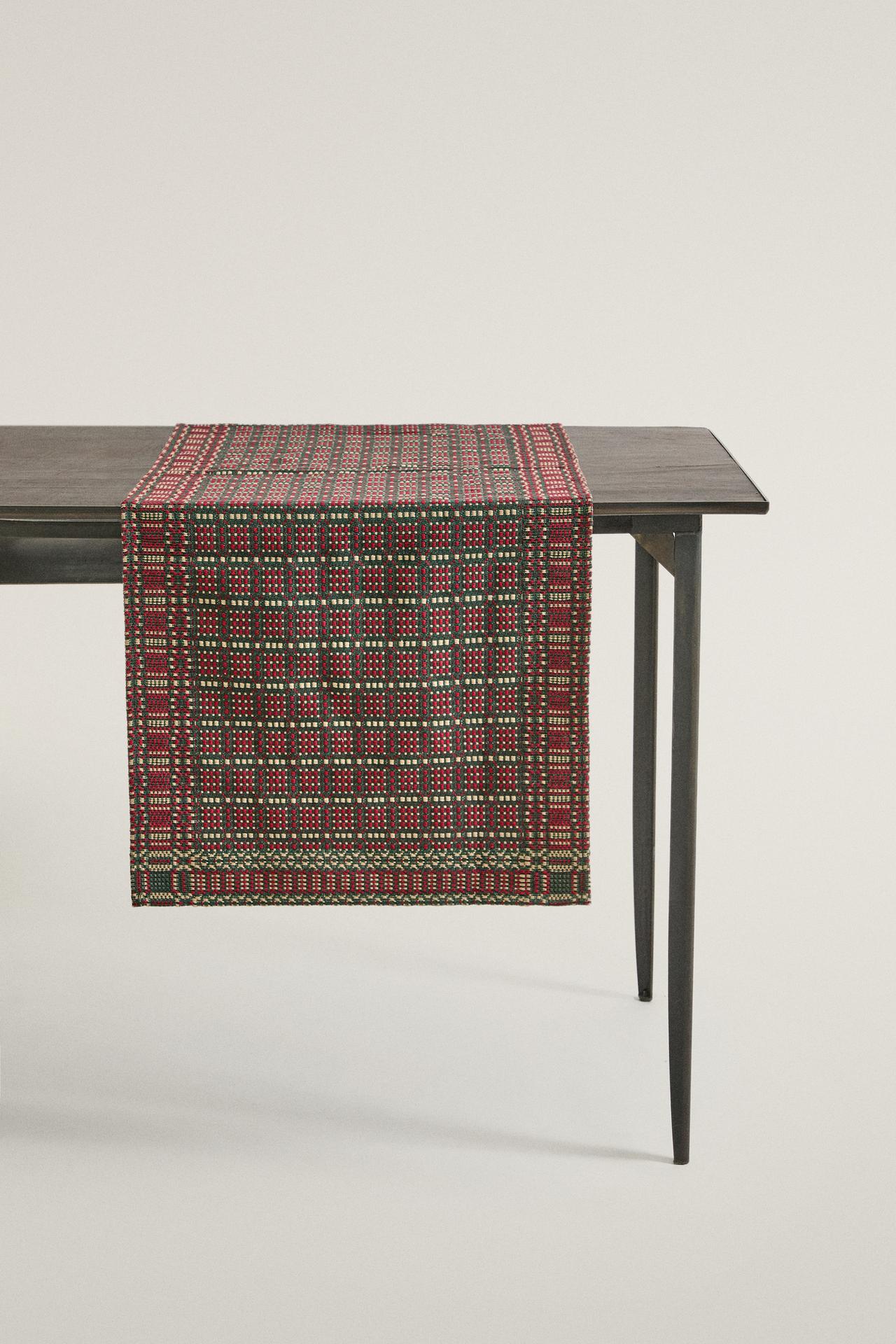 Christmas Jacquard Table Runner