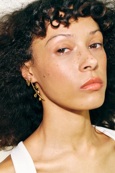 Zara METALLIC FLORAL EARRINGS - Golden