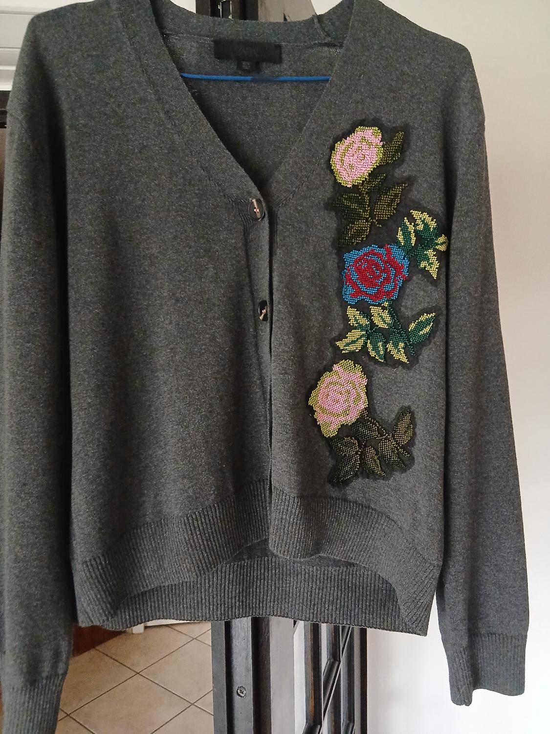 KNIT CARDIGAN WITH FLORAL EMBROIDERY - Image 2