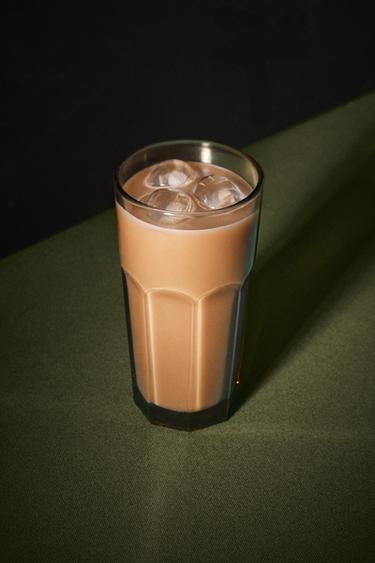 RAISED DESIGN GLASS SOFT DRINK TUMBLER - Brown by Zara